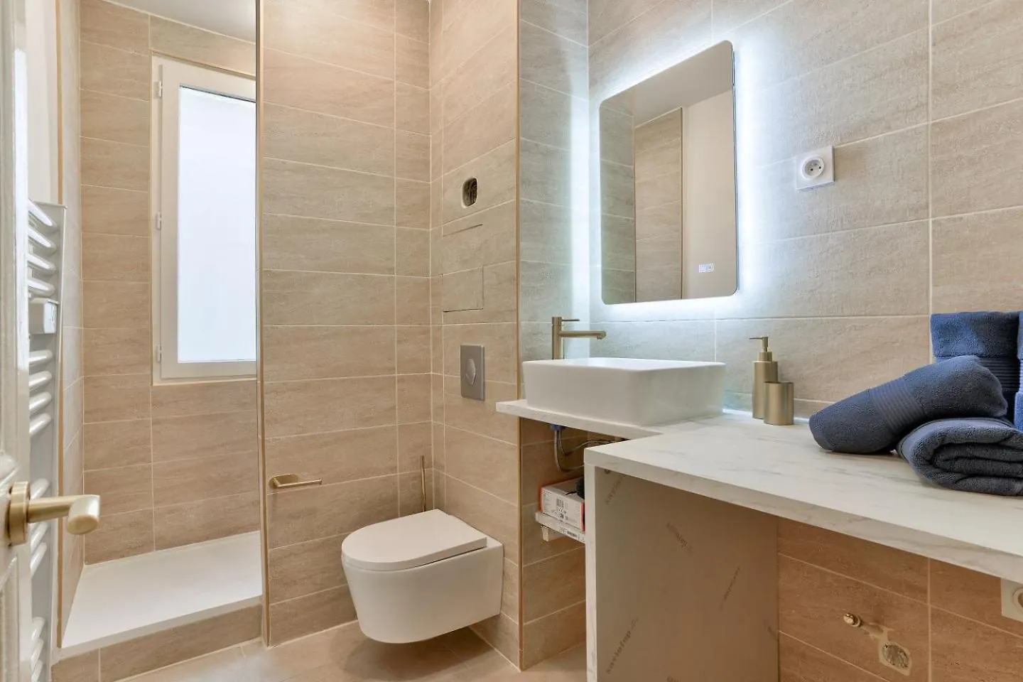 A Montmartre-sacre Coeur Apartment Paris