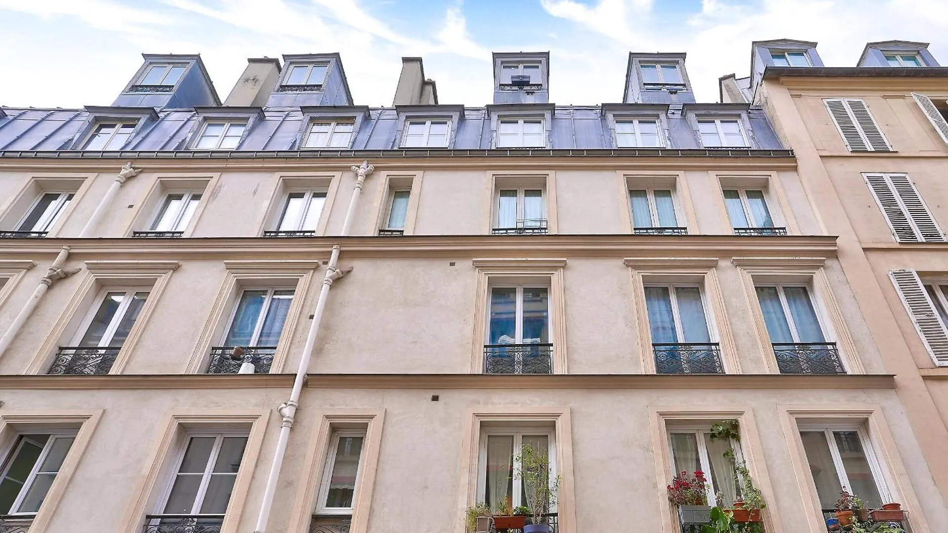 A Montmartre-sacre Coeur Apartment Paris