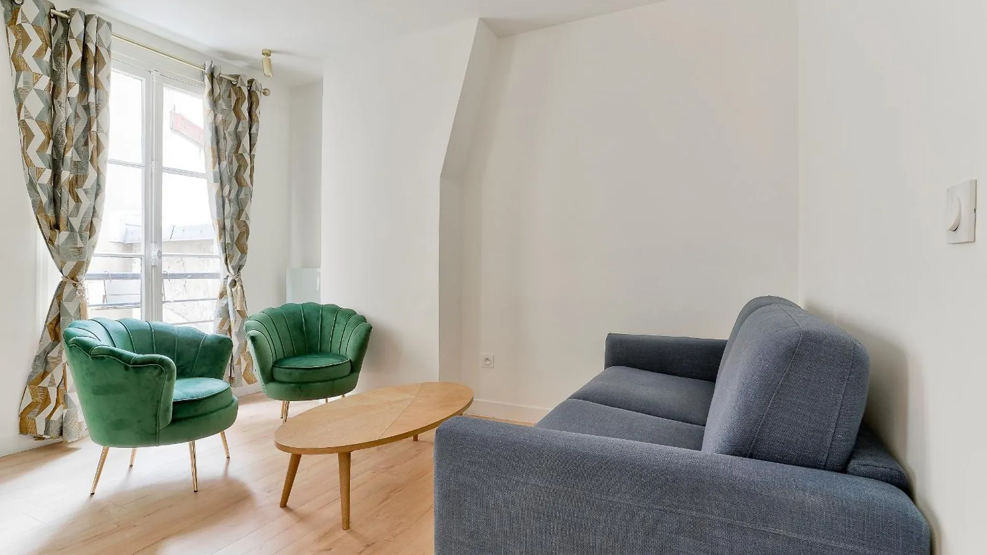 A Montmartre-sacre Coeur Apartment